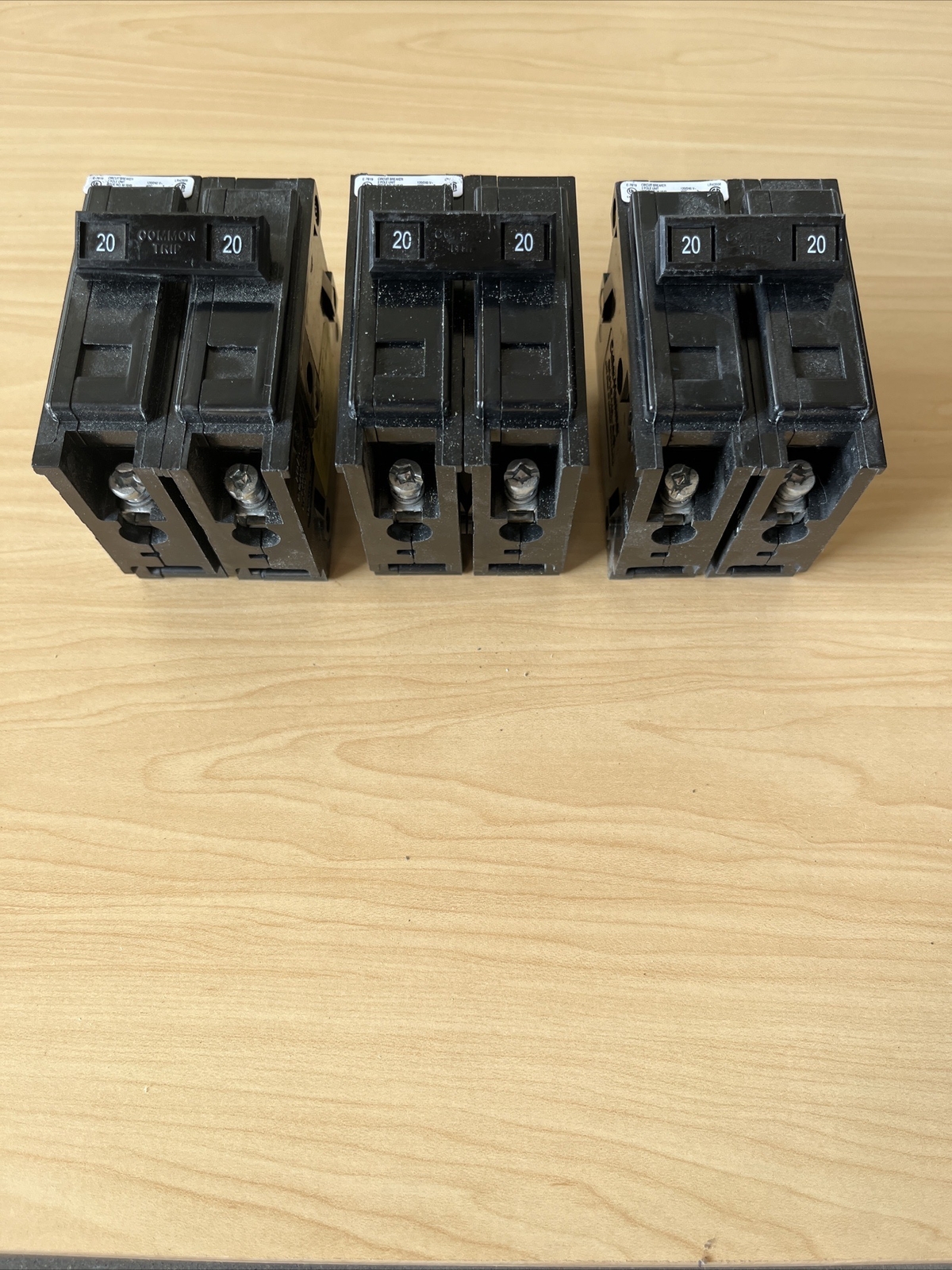 Lot 3 EATON CIRCUIT BREAKER 2 POLE, 20 AMP, CAT# QBHW2020