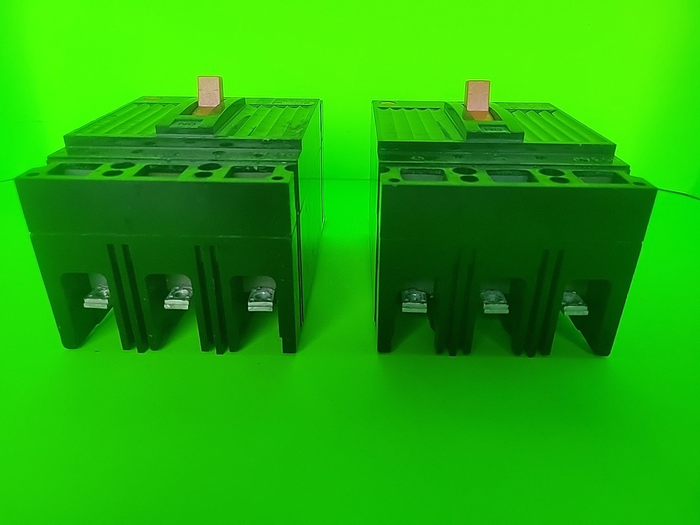 ⚡GE CIRCUIT BREAKER THED136080 80A 3P 600V comes with bonus mounting bracket⚡️