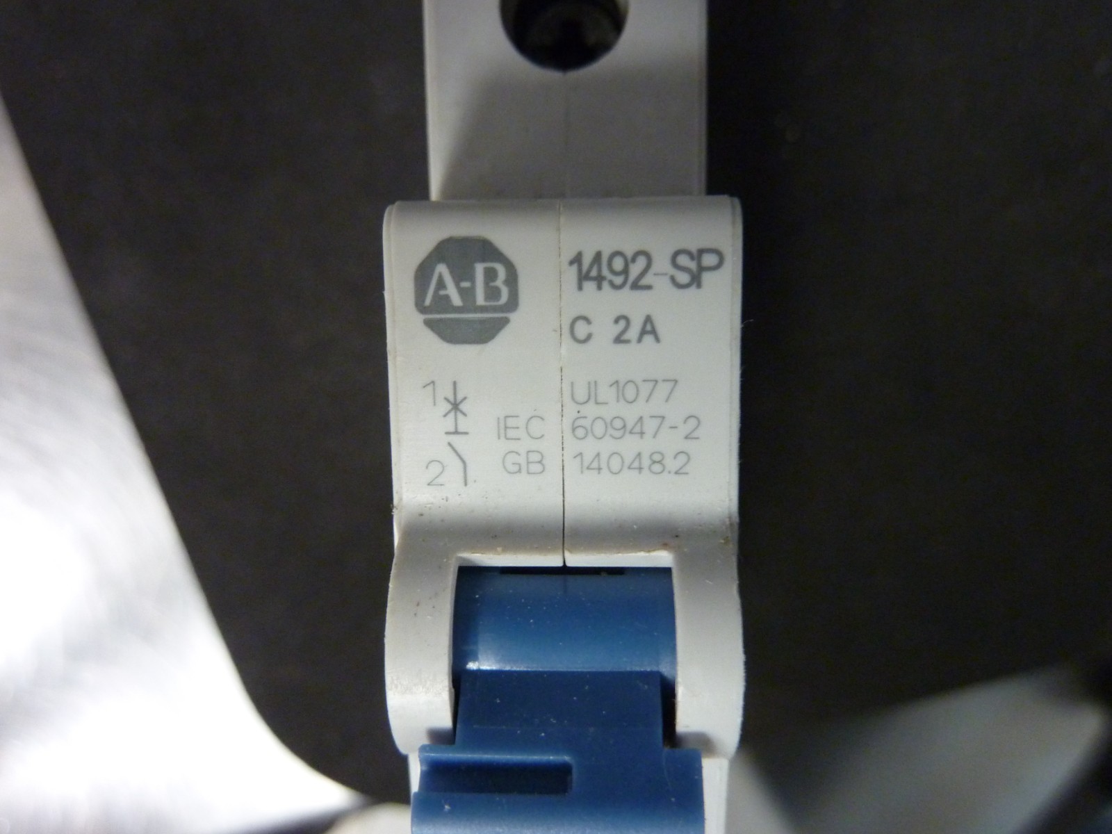 A-B Allen Bradley 1492-SP C 2A (1492-SPM1C020) Circuit Breaker Ser-D (31026)