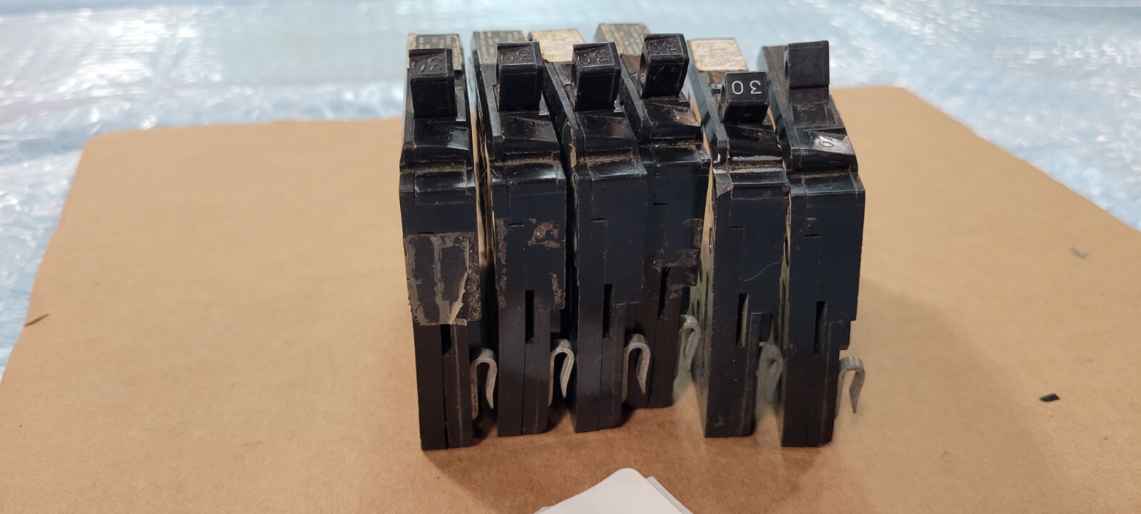 Crouse Hinds Challenger Crouse  MH130L A130L  Circuit Breaker LEFT Hook #256 1PC