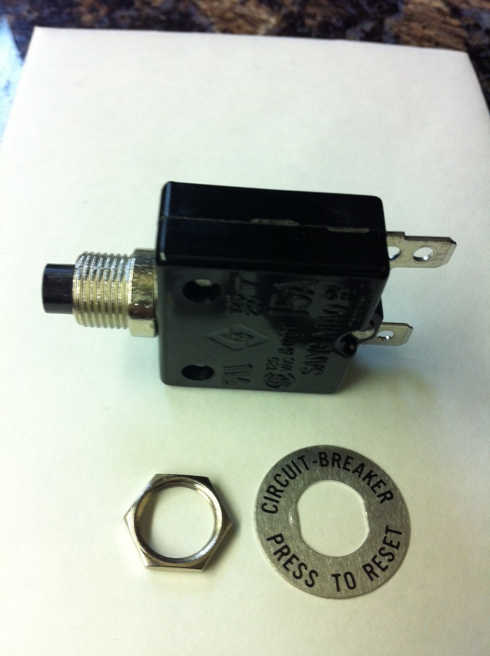 Sang Mao 15A push to reset breaker A-0701 125/250V AC 50V DC