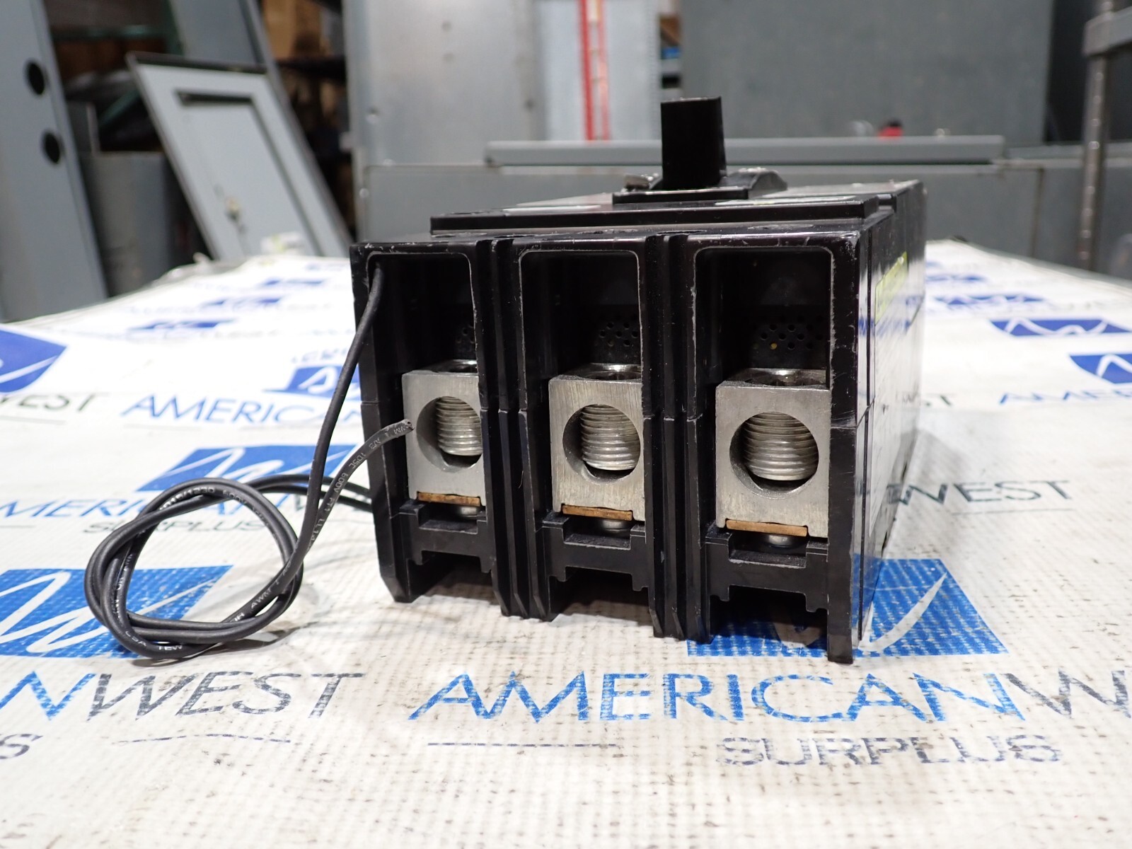 Square D KAL361251021 Circuit Breaker 125 Amp 3 Pole 600V Shunt Trip 120V Tested