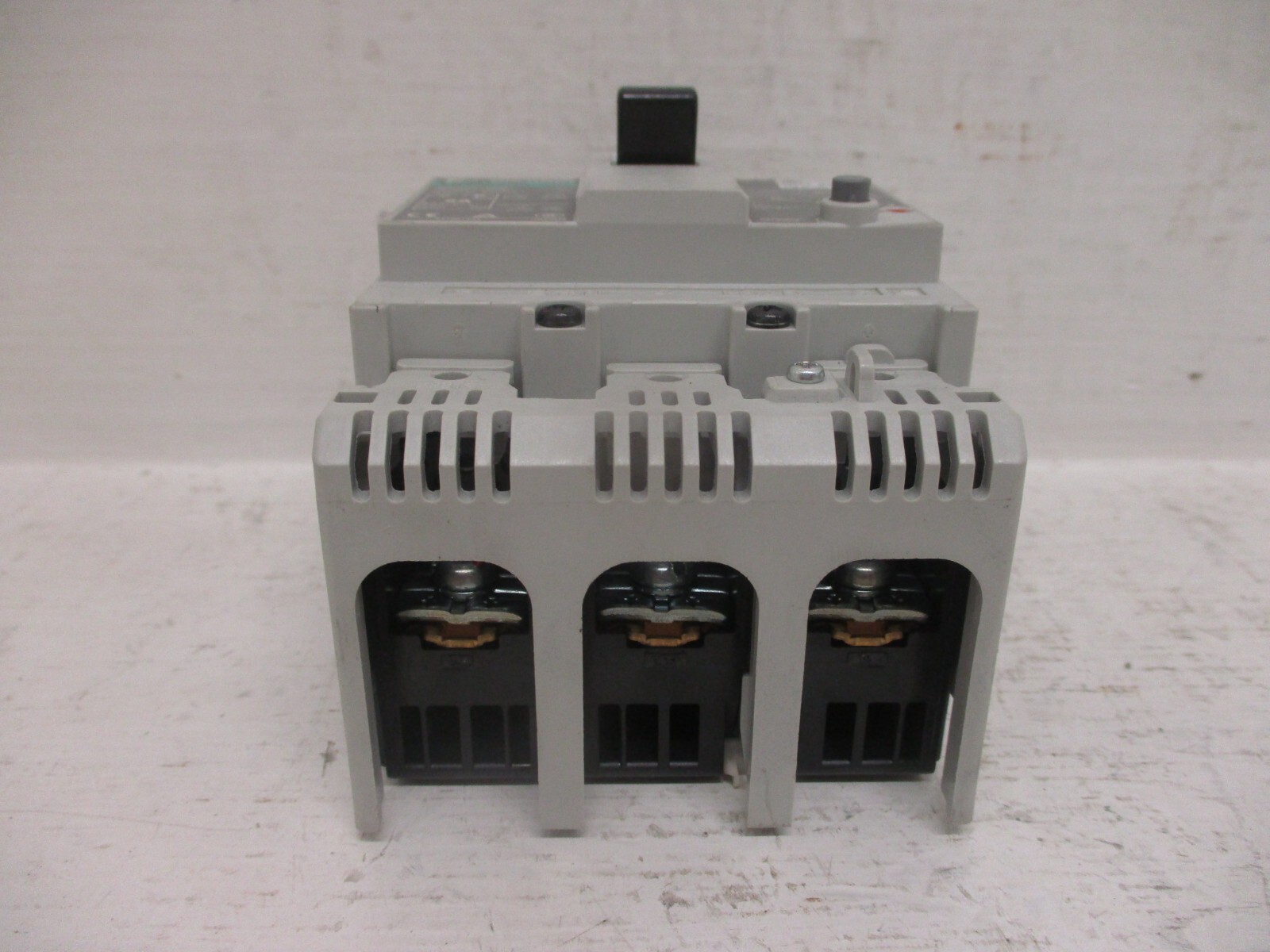 Fuji Electric EW50RAGU-3P005 5 Amp Earth Leakage Breaker 5A 3-Pole 100-230-440V