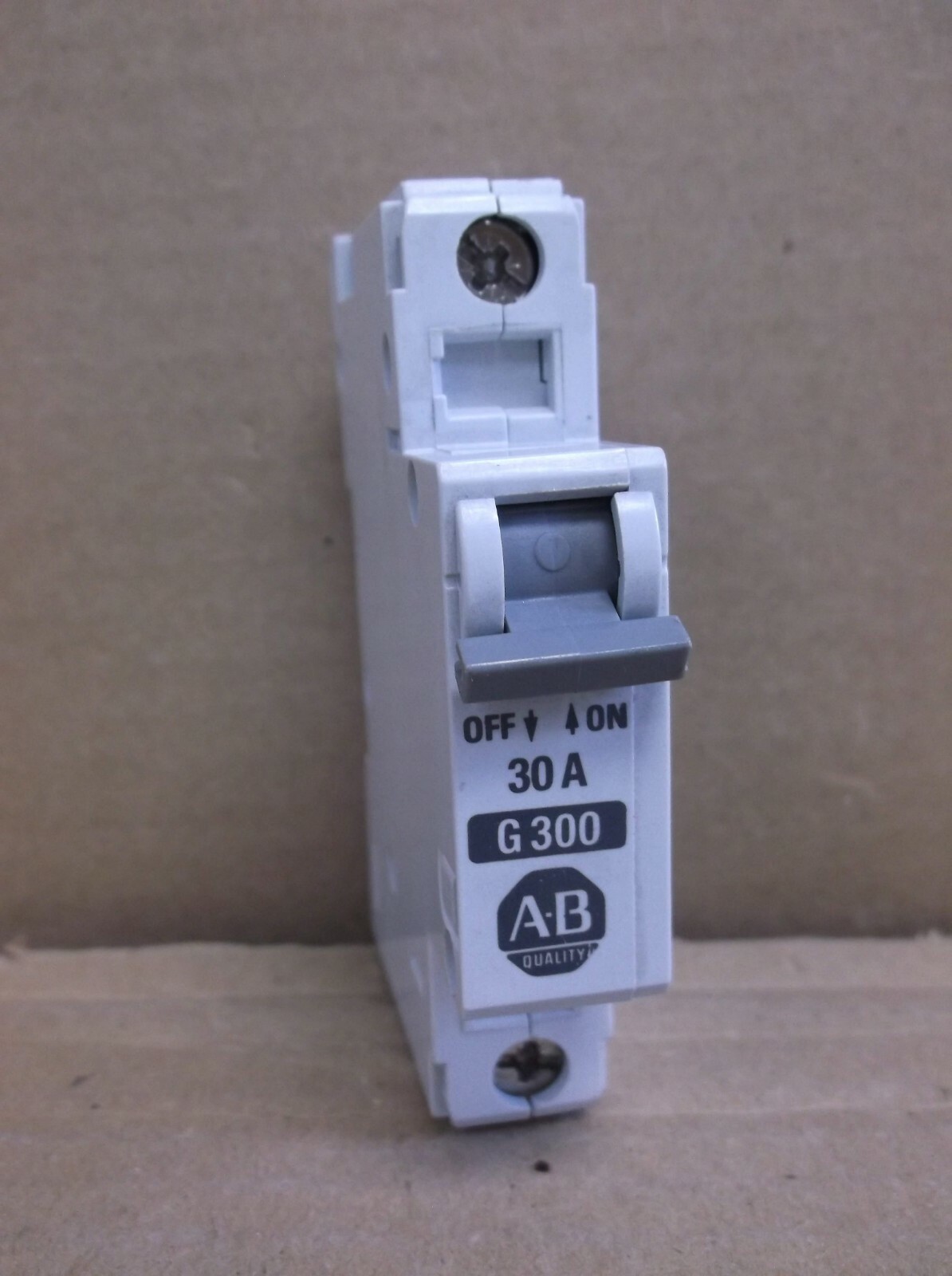 1492-CB1G300 B Allen Bradley NEW 30A Circuit Breaker Protector 1492CB1G300