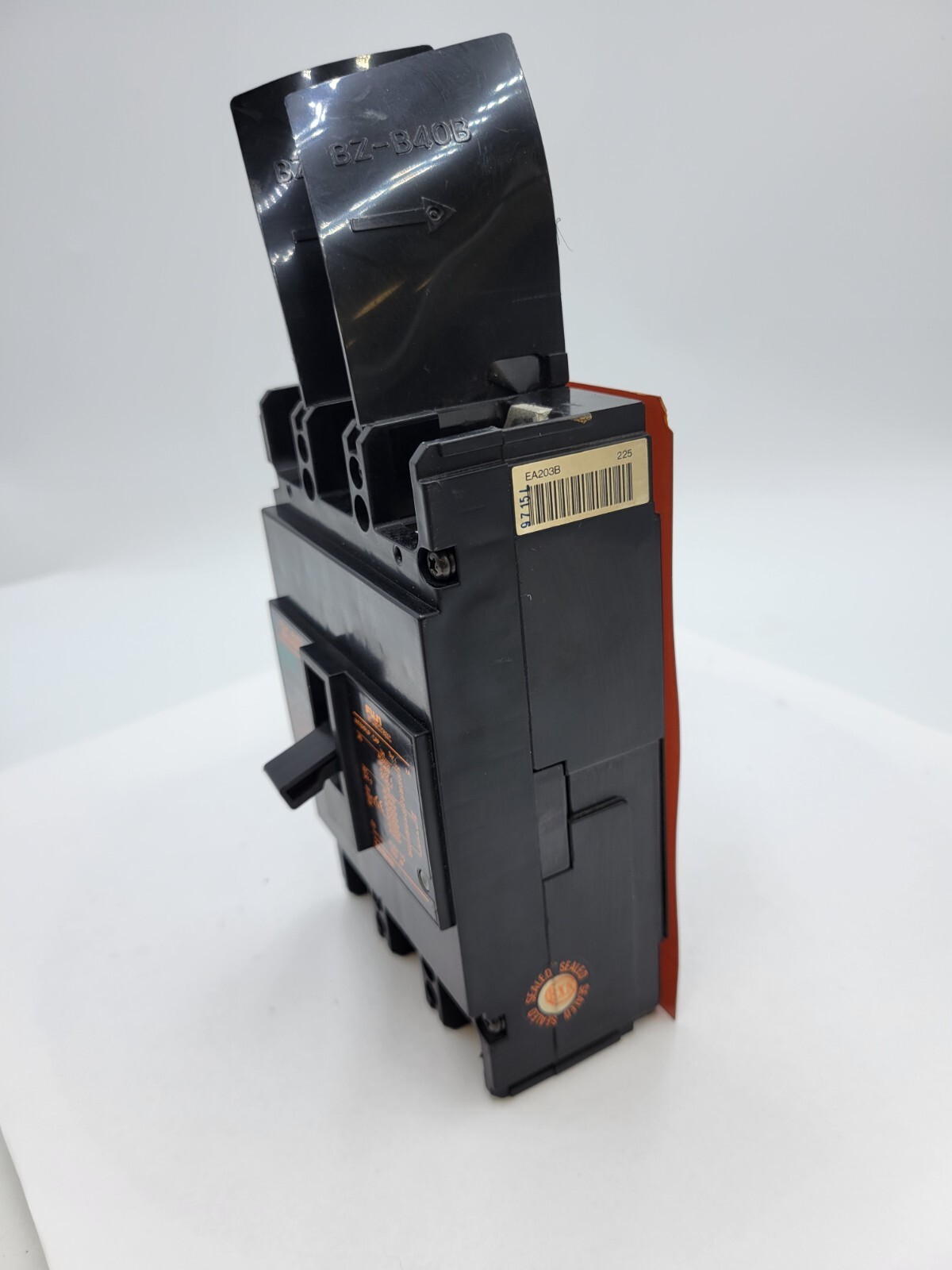 Fuji Electric EA203B Circuit Breaker 225A 690VAC 250DC 3P 3PH Type EA 225 Amp