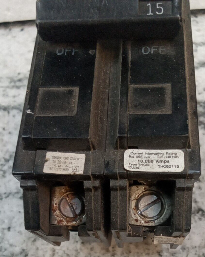 General Electric/BREAKER/ THQB2115/15A/2P/240V/ Bolt On/THQB/GROVE/USE (C#23
