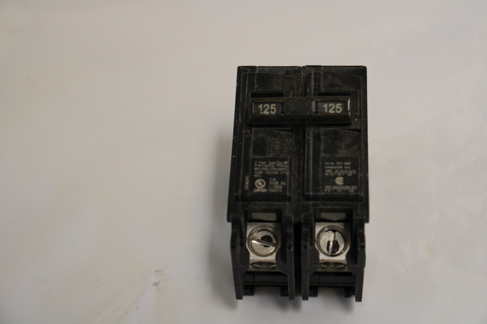 SIEMENS Q2125 125-Amp Double 2 Pole Type QP HACR 120/240 Circuit Breaker L2