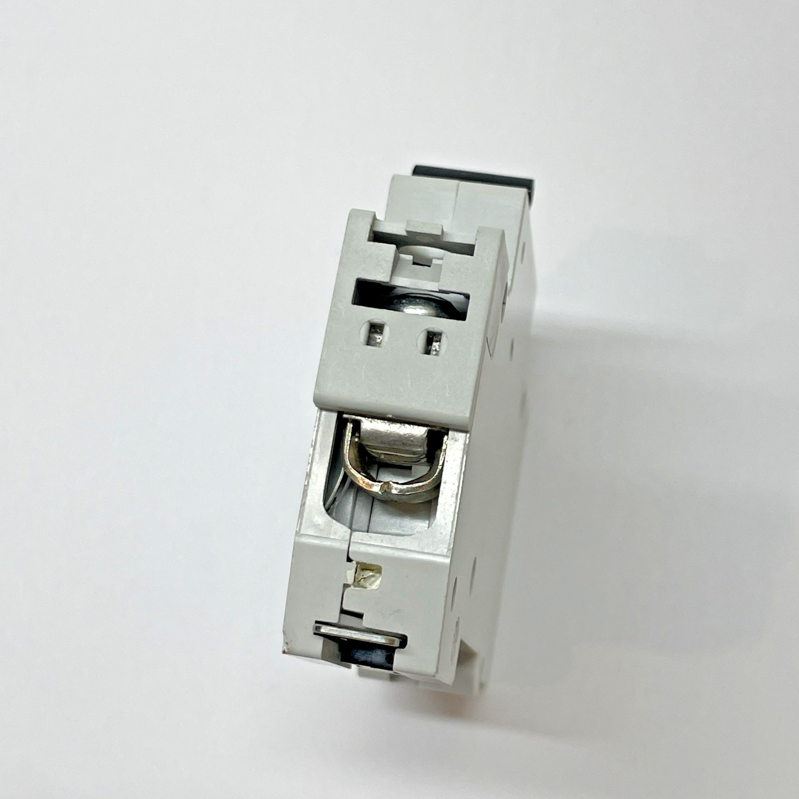 GE V-LINE V37115 15A 1-Pole DIN-Rail Circuit Breaker D15 277/480V (NEW)