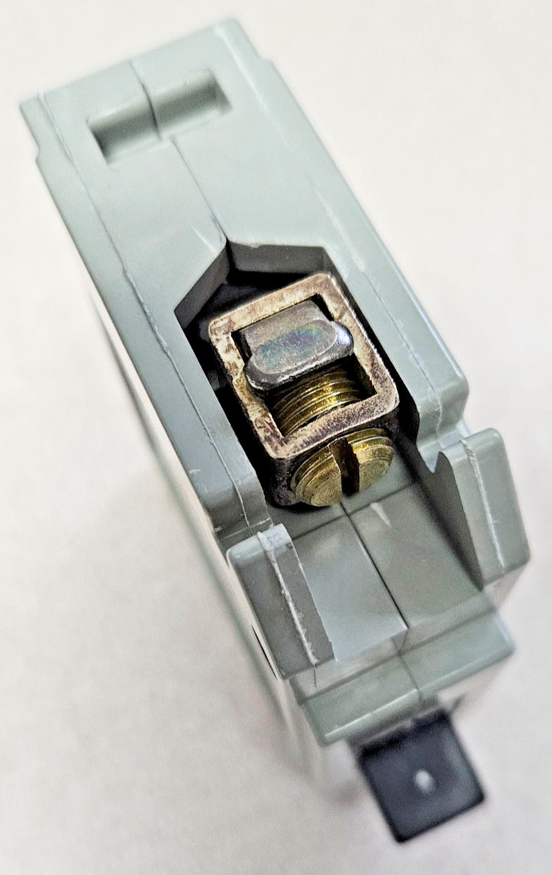 Eaton 1P, 30A/125VAC Circuit Breaker, 454D507G06, NSN 5925-01-138-9593, New