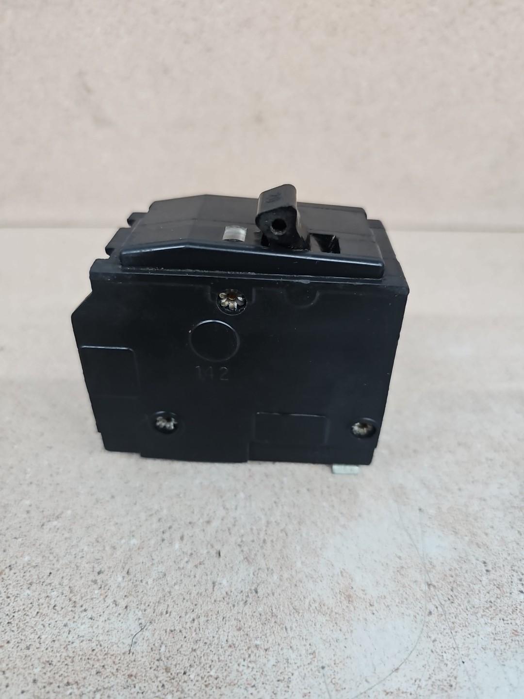 Square D QO220 Circuit Breaker AB