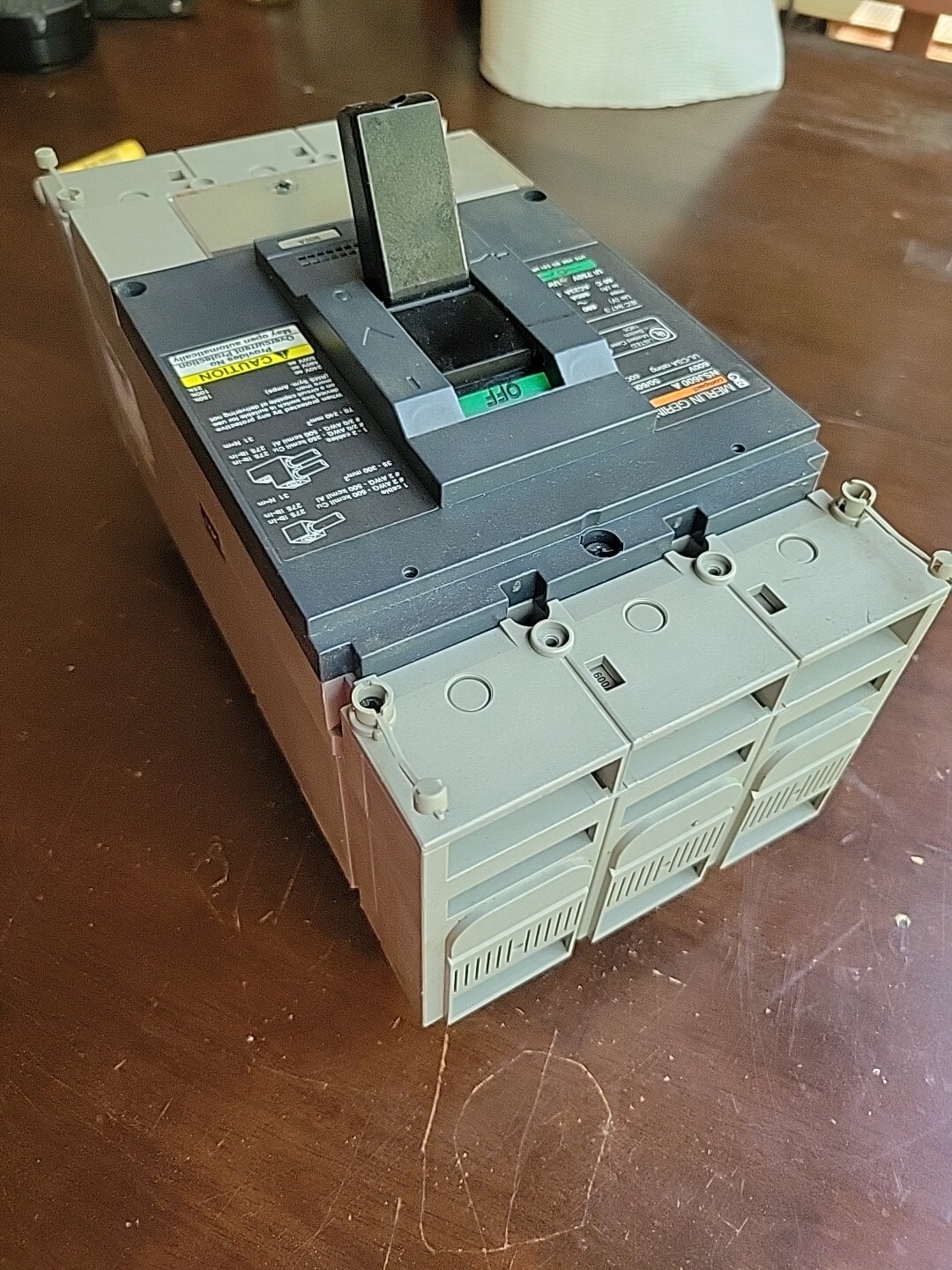 Merlin Gerin NSJ600 A Molded Case Circuit Breaker