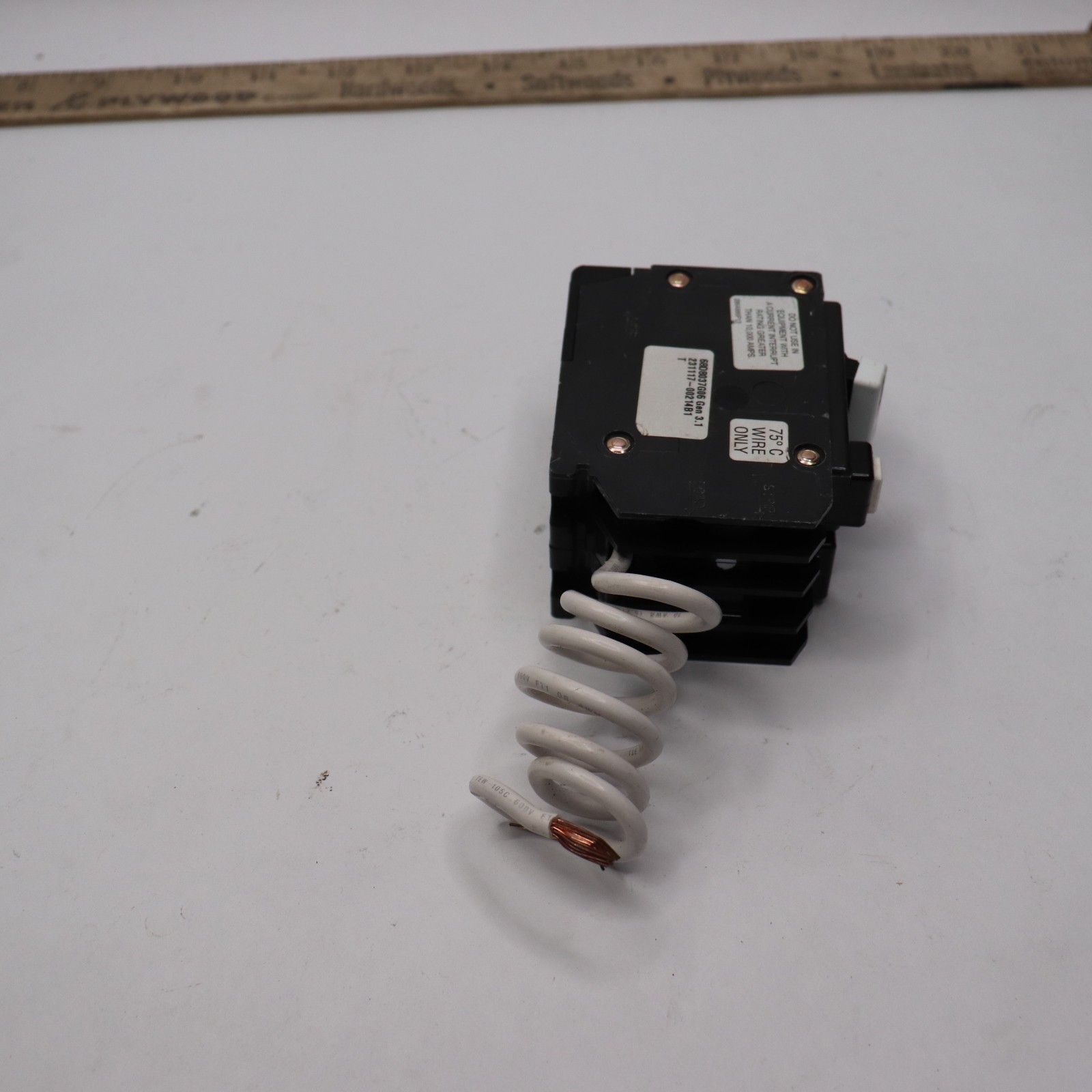 GE Plug-In Mount Type THQL Feeder Self-Test Ground Fault Circuit Interrupter