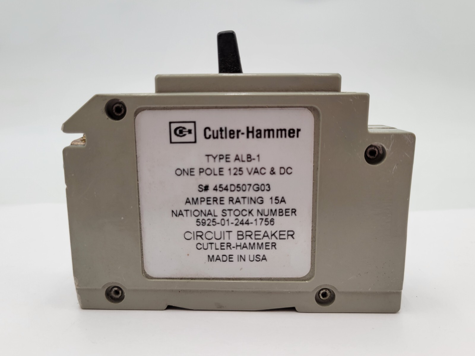 Cutler Hammer 5925-01-244-1756 Plug-In Circuit Breaker 15A 125V 1P Type ALB-1 25