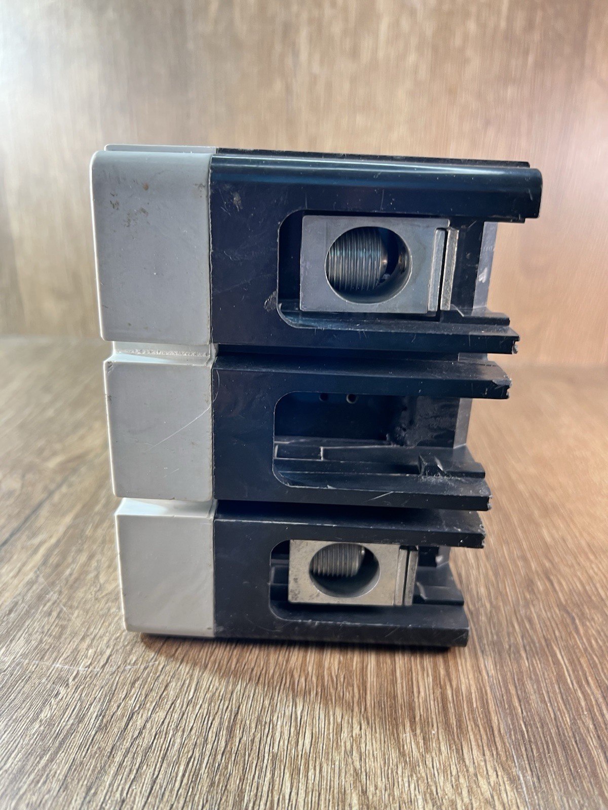 Eaton Cutler-Hammer KD3400F Circuit Breaker 400 Amp 2 Pole 600VAC