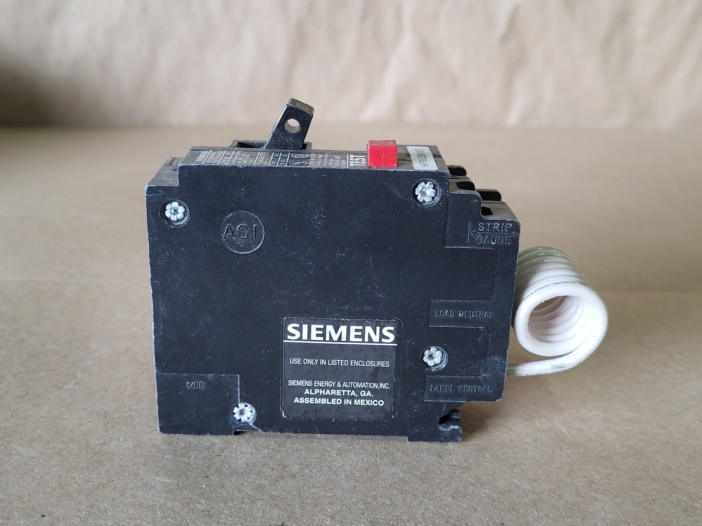 SURPLUS NEW SIEMENS QE120H 20 Amps 1-Pole 120 volts Circuit Breaker – Parts