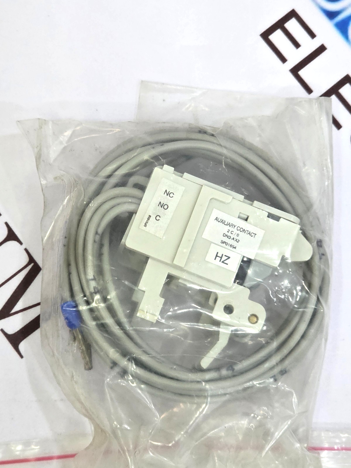 SIEMENS 3VT9300-1SE00 CIRCUIT BREAKER ACCESSORY SHT 230-400VAC/220VDC