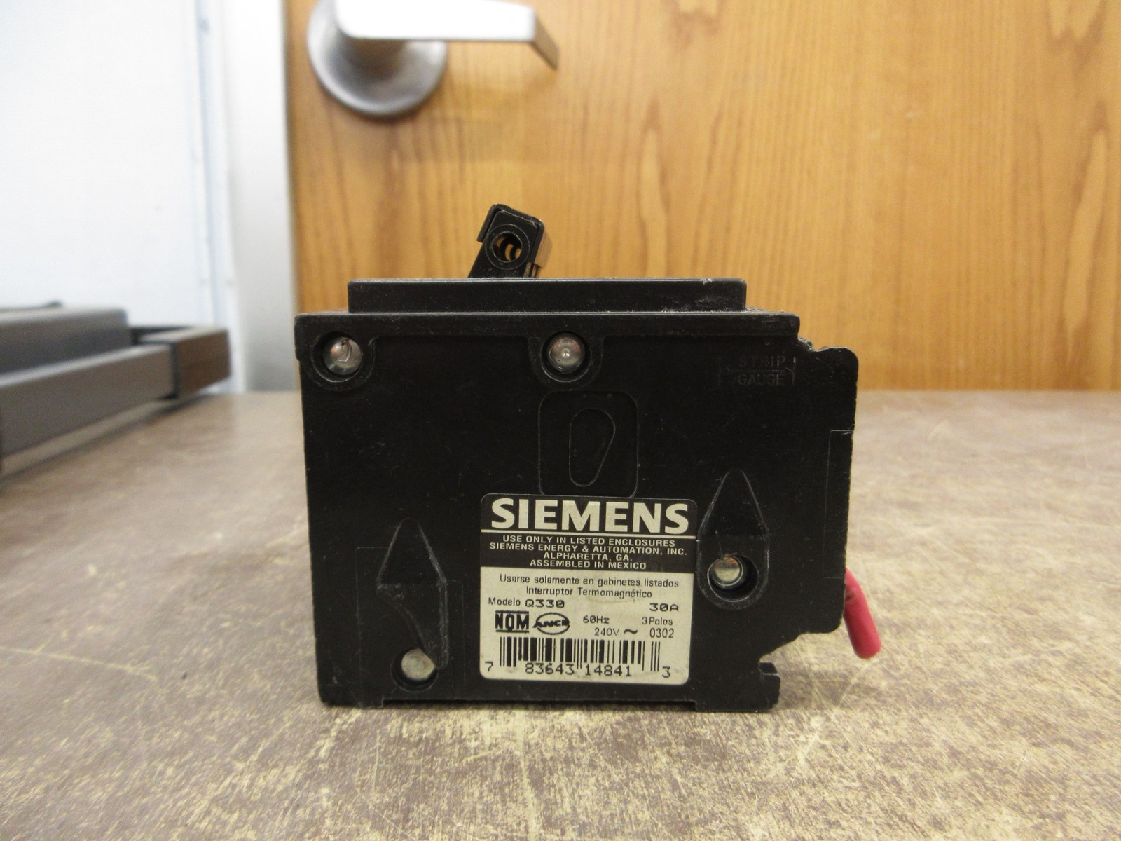 Siemens Type QP Clip-On Circuit Breaker Q330 30A 240V 3P *Chipped* Used