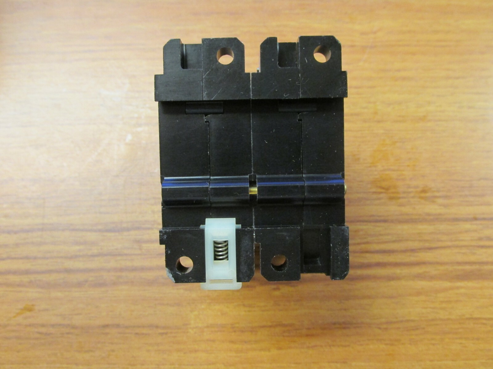NEW.. IDEC CIRCUIT PROTECTOR 7A FRAME 30A, CAT# NRC211L-7AAA … YG-06