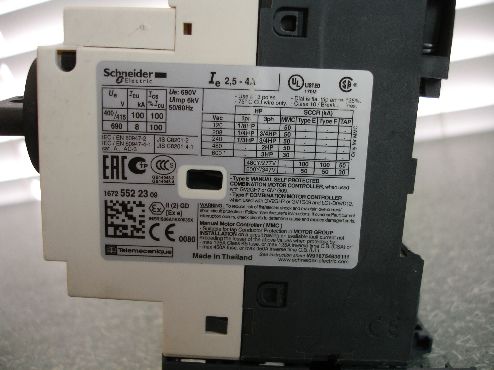 Schneider Electric GV2-P08 2.5-4A Circuit Breaker w/ GV2AF4 Combo Block