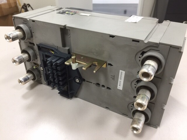 Merlin Gerin NSJ400A Switch w/ 32514 Plug in Base Adapter / (2) Aux 48VDC SHUNT