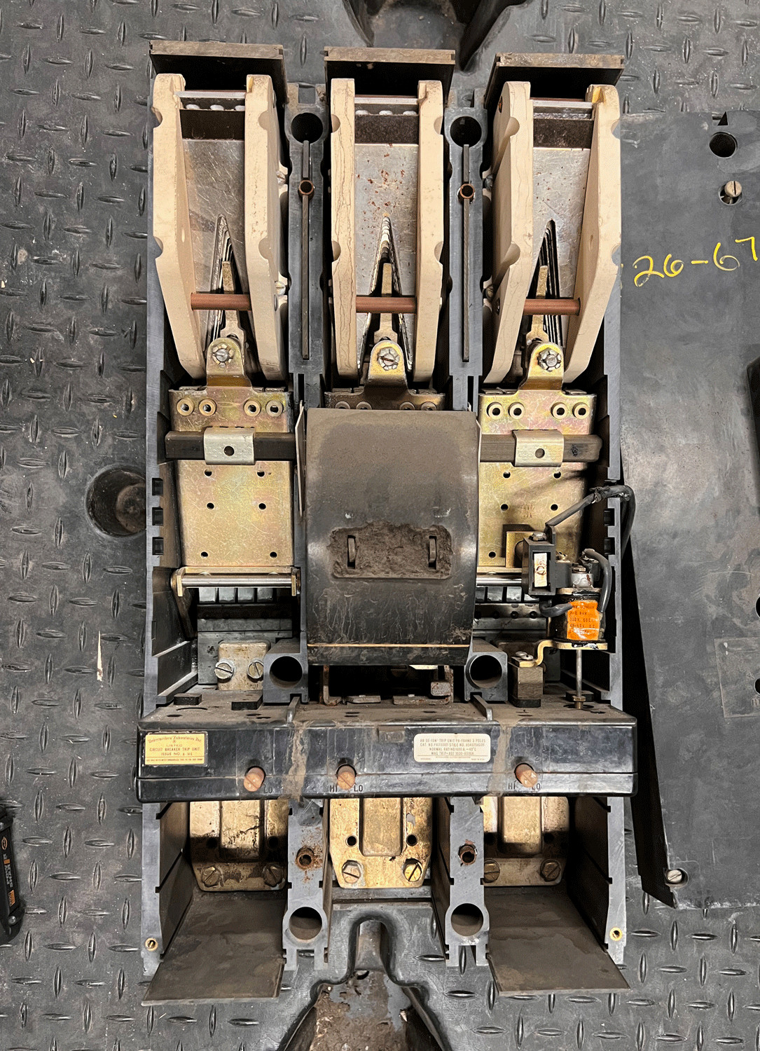 Westinghouse PB32000F 1600amp Trip De-Ion circuit breaker BROKEN SWITCH PARTS