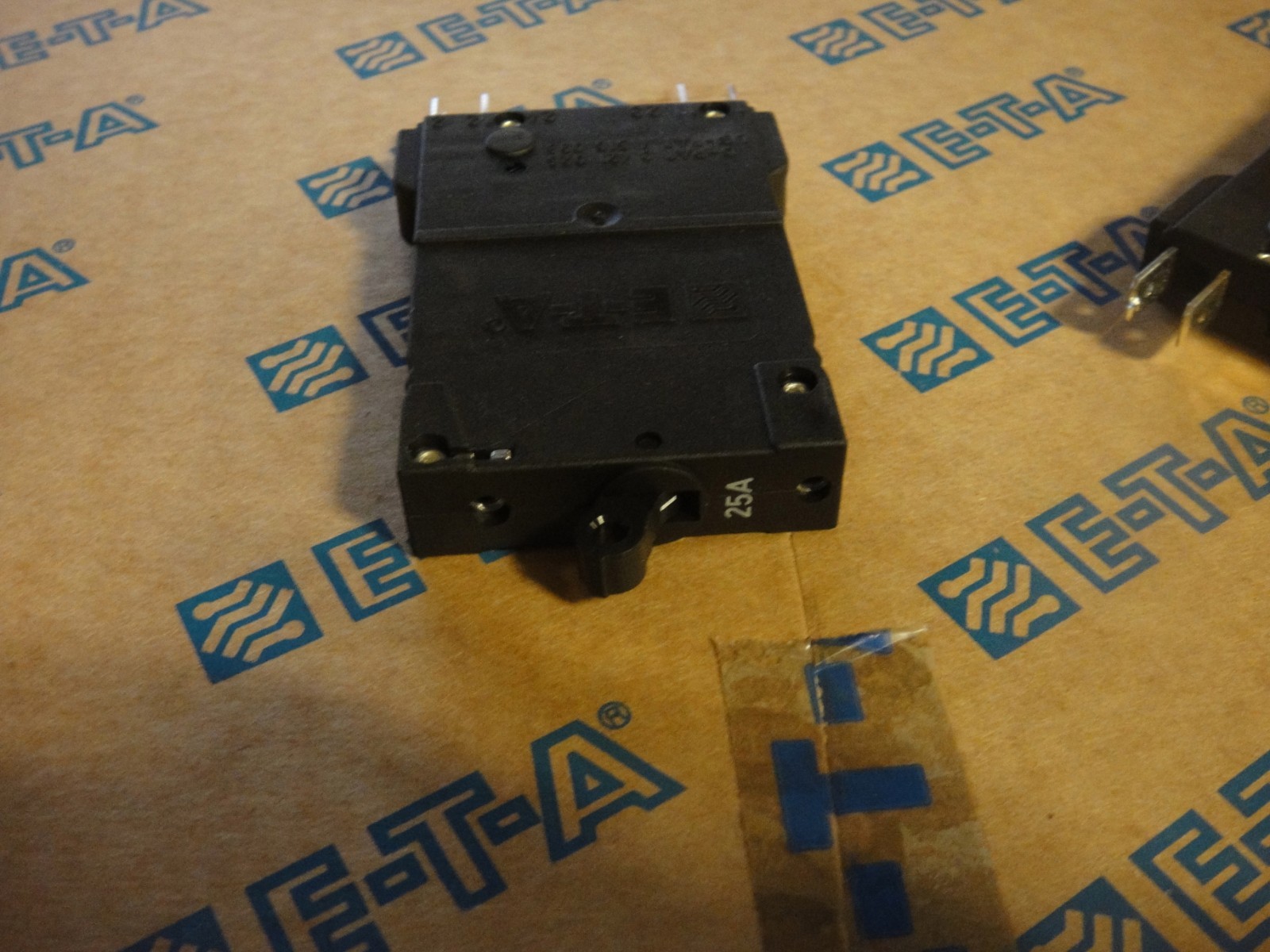 One E-T-A ETA 2210-S212-P1M1-Z131-25A circuit breaker 25 amp
