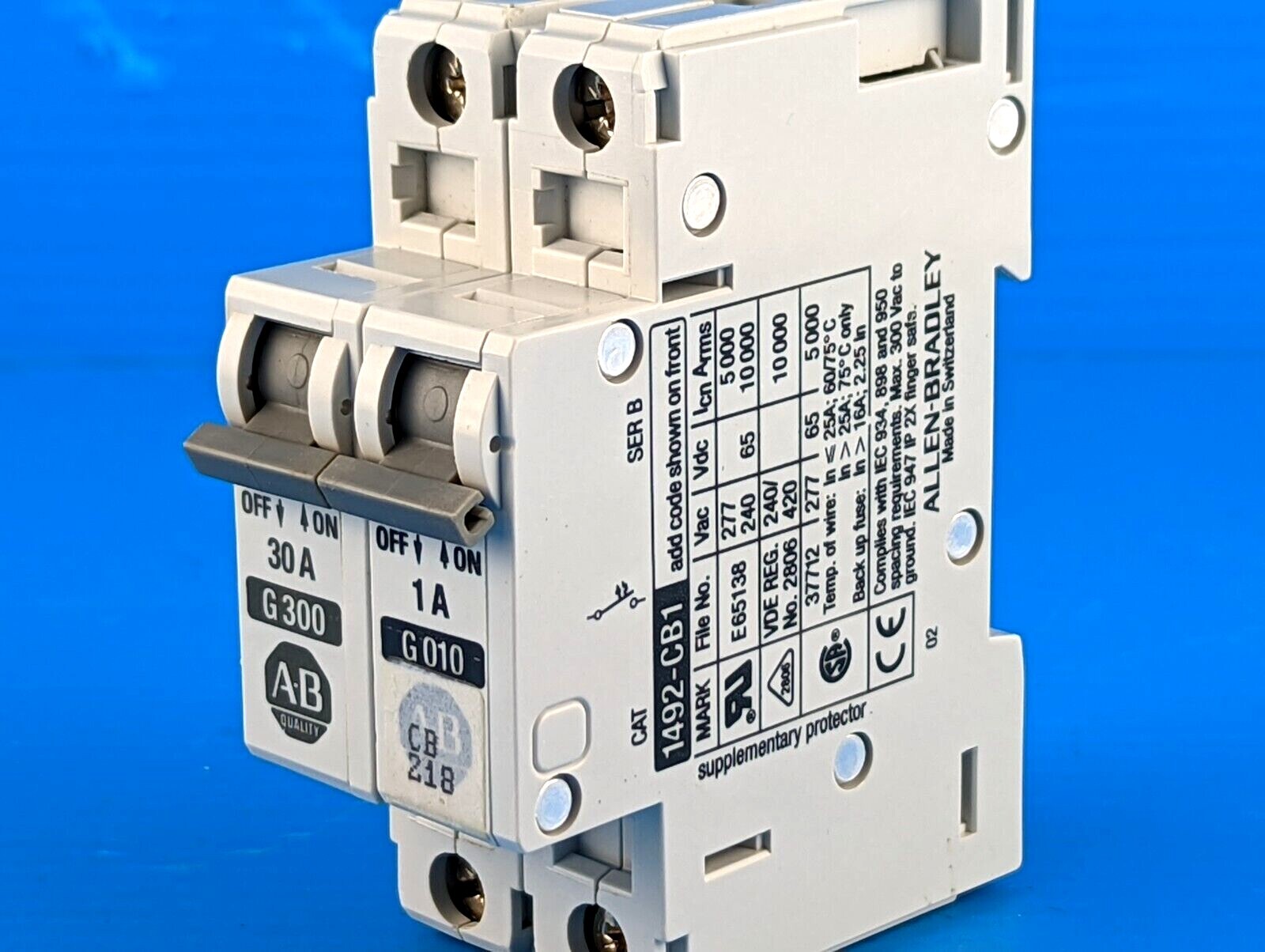 Allen Bradley 1492-CB1G300 Circuit Breaker 1492-CB1G010 1492CB1G300 1492CB1010