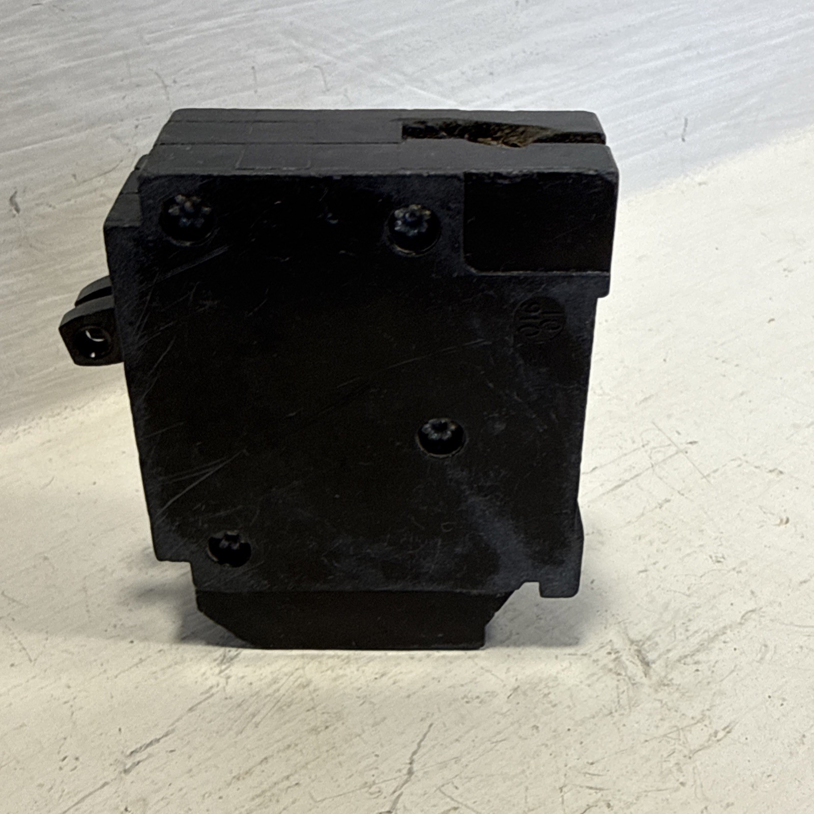 Square D HOMT2020 Tandem Circuit Breaker 20/20 Amp 1 Pole 120/240V 20A 1P (CHIP)