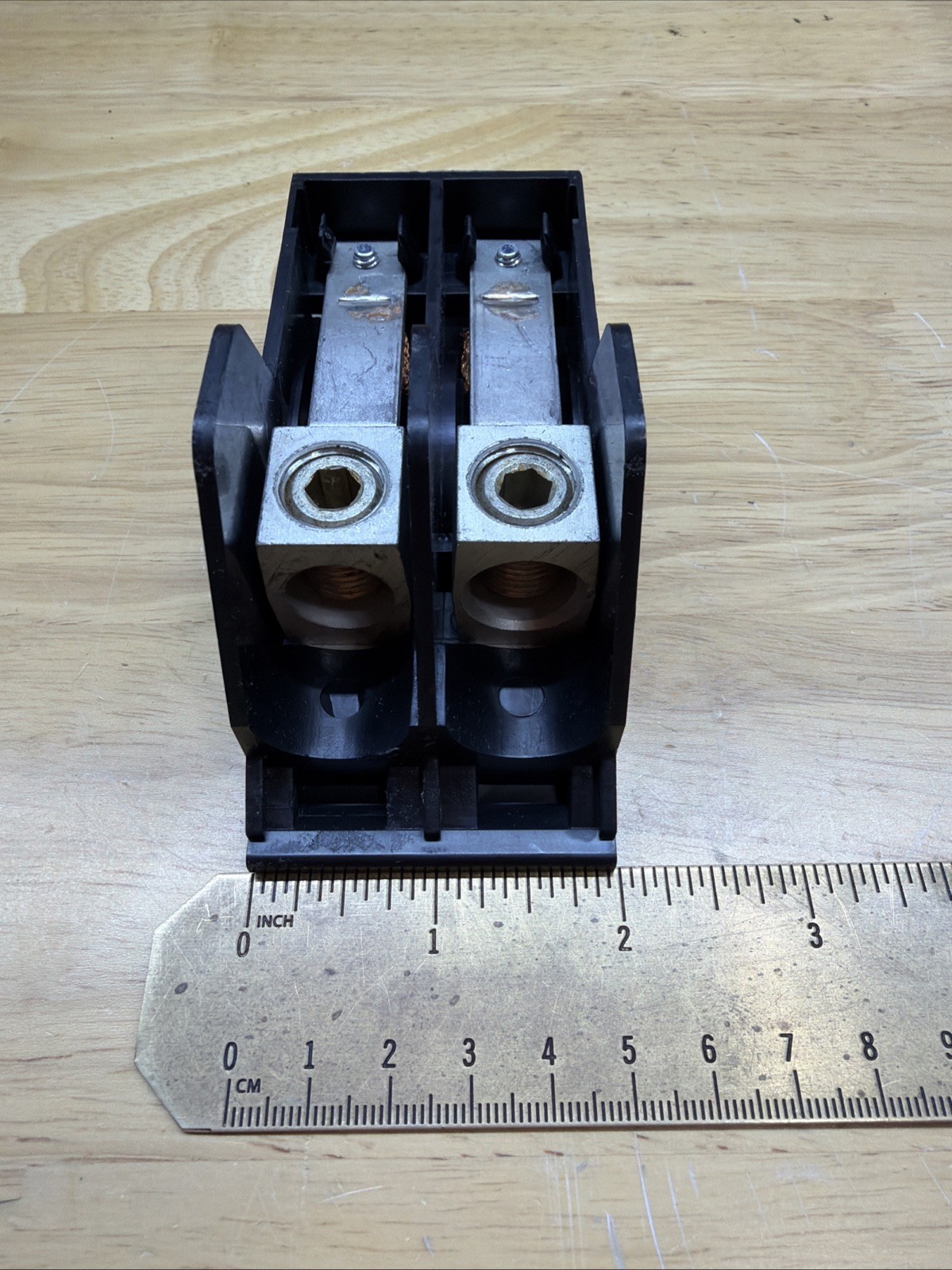 GE General Electric THLK2200 2 Pole 120/240V Feed-Thru Lug New No Box