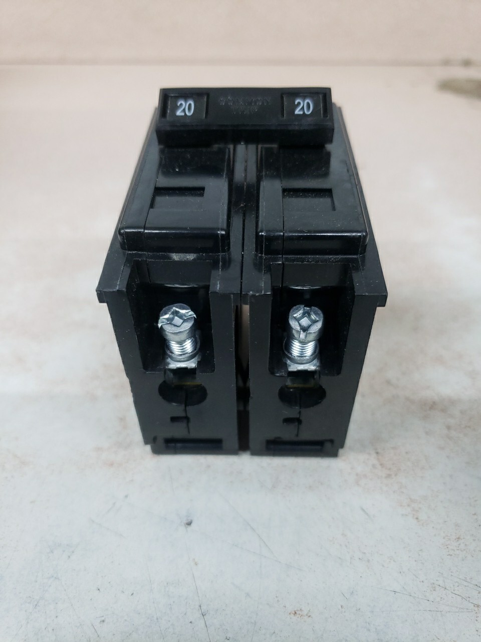 1) New Take Out! Eaton QBHW2020 20A 240V 2P Bolt-On Circuit Breaker W#