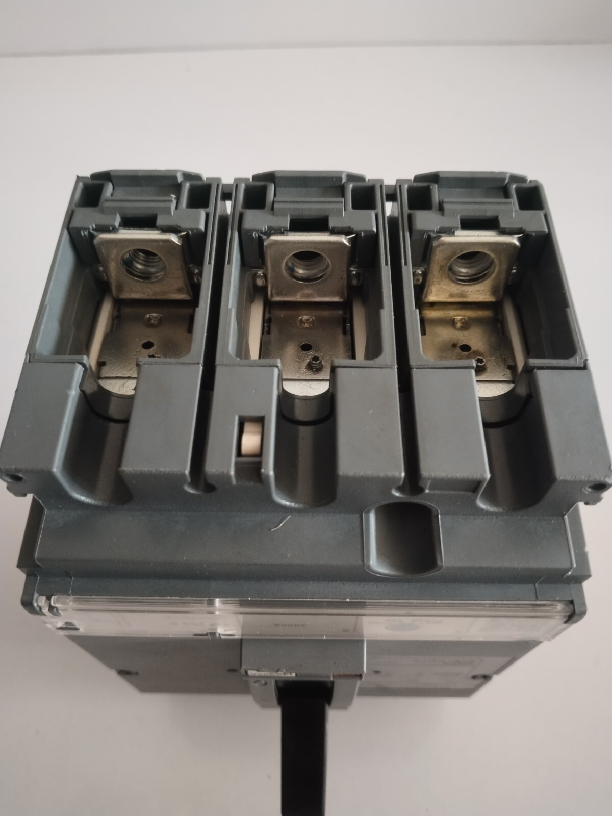 SCHNEIDER ELECTRIC CVS2250F 36KA 200A 3P CIRCUIT BREAKER FREE FAST