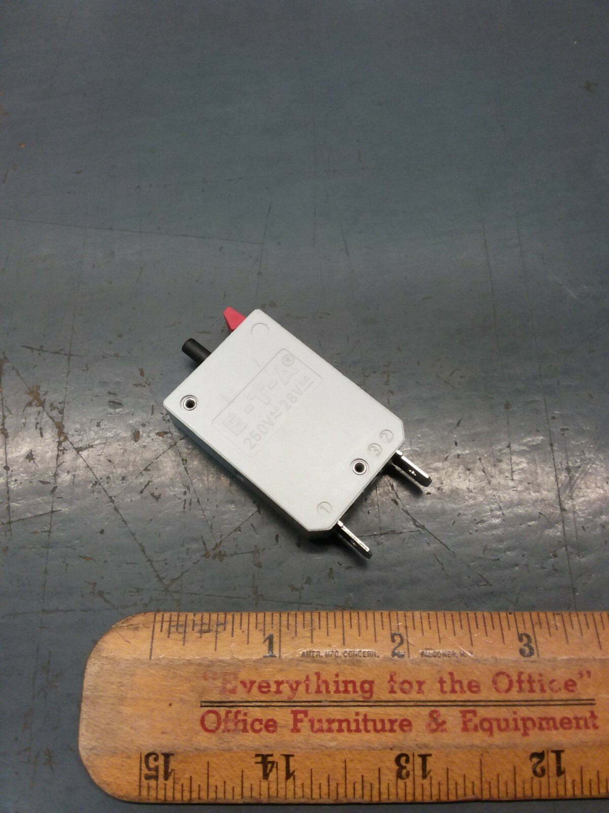 New E-T-A 10-Amp 250VAC-28VDC Resettable Circuit Breaker 127-P10-H-KF.