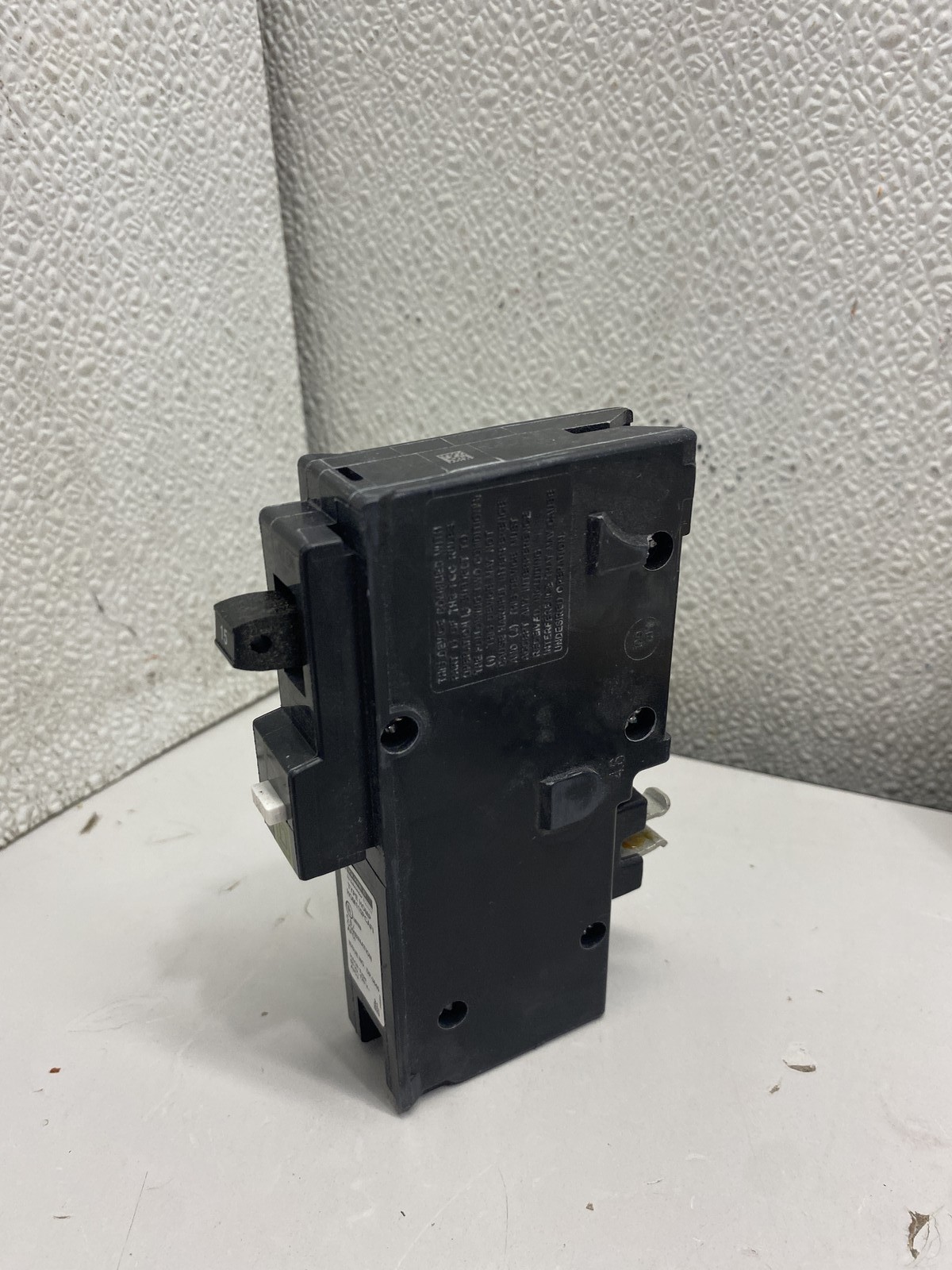 Lot of 2 SquareD/Homeline HOM115PCAFI Circuit Breaker 15A