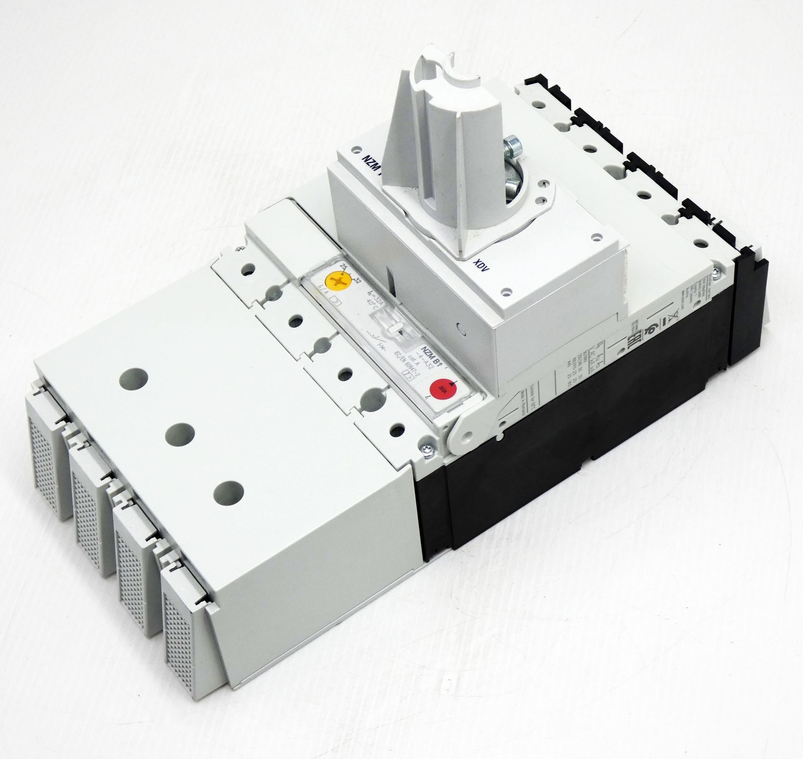 Eaton Moeller NZM B1-4-A32 In=32A Circuit Breaker +NZM1 XDV Rotary Actuator – Unused