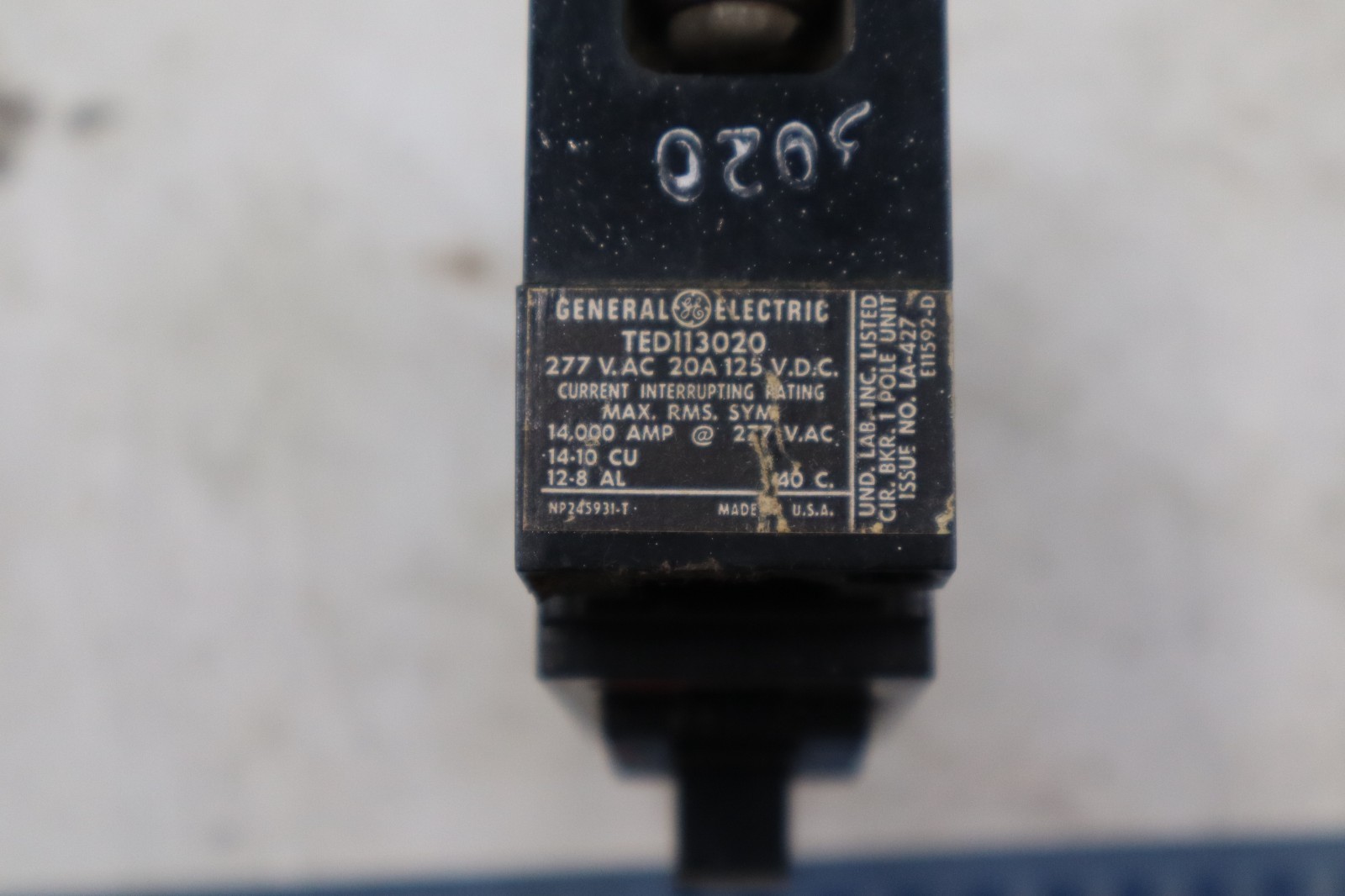 GE TED113020 Circuit Breaker 20 Amp 277 VAC 1 Pole General Electric
