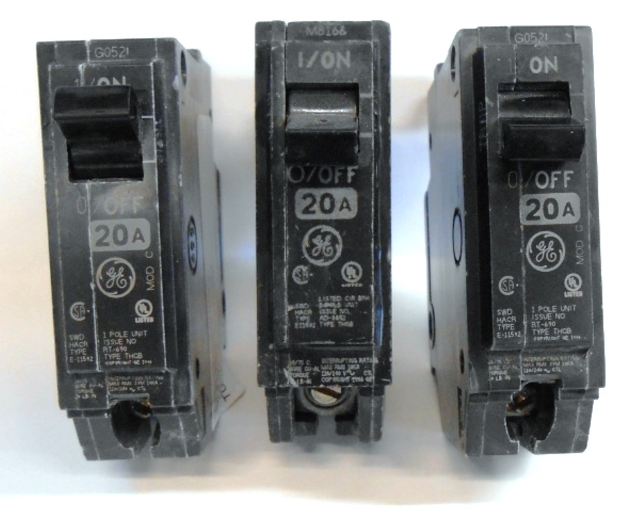 GENERAL ELECTRIC, CIRCUIT BREAKER, THQB1120, 20 AMPS, 1 POLE, LOT OF 3
