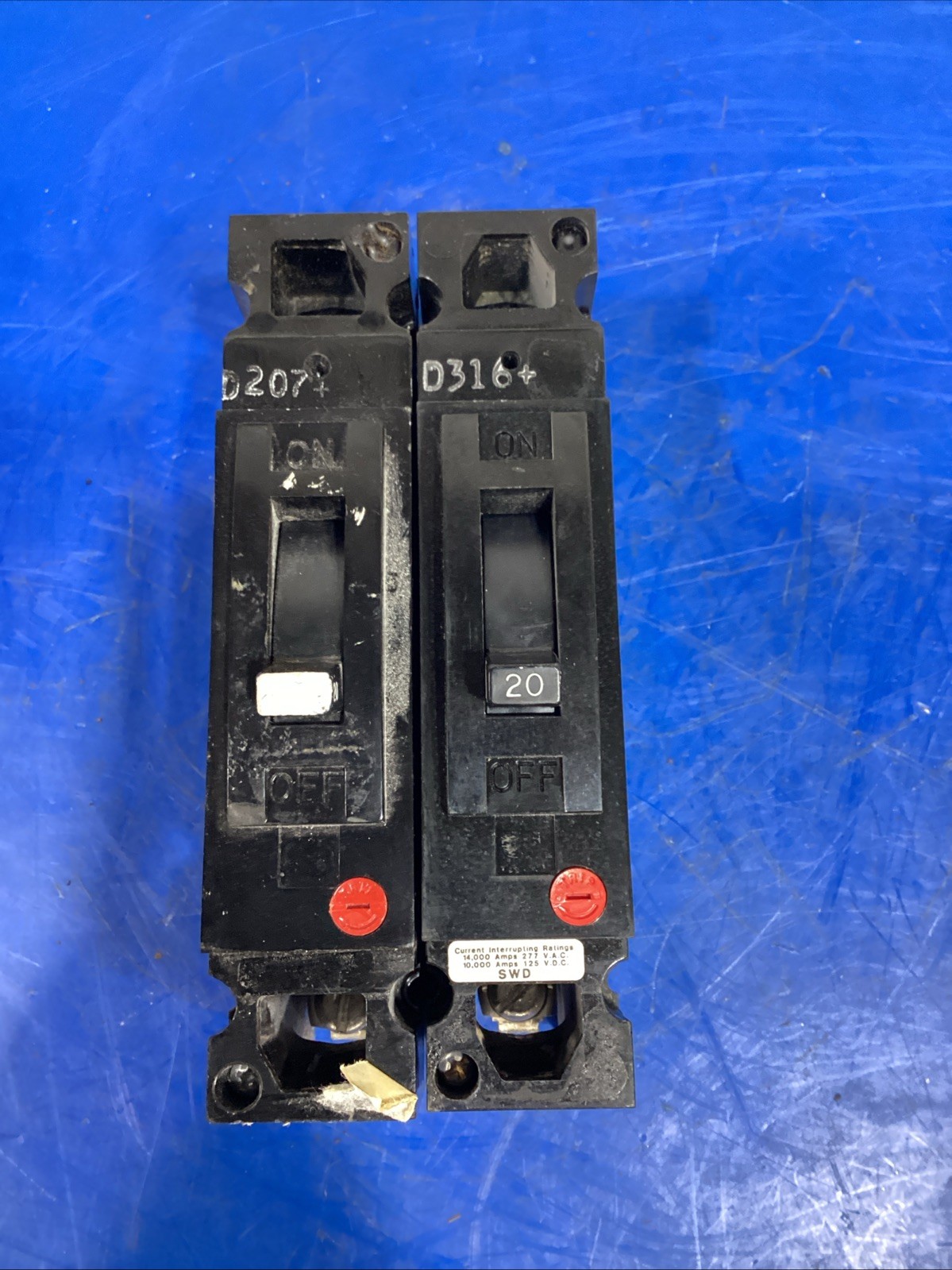 GE TED113020 Circuit Breaker, 20A, 1P, 277V – Lot of 2