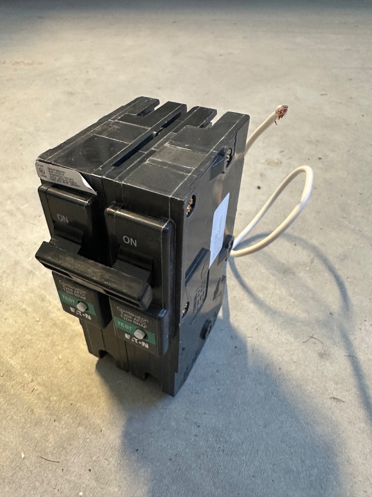 Eaton BRL220CAF Plug-In Mount Type BR Combination Arc Fault Circuit Breaker