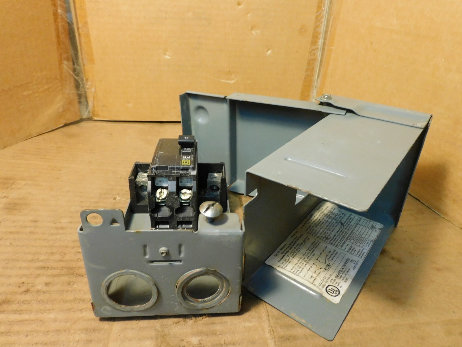 SQUARE D QO-200TR SER G03 ENCLOSED 15A AMP 2 POLE CIRCUIT BREAKER DP-4075