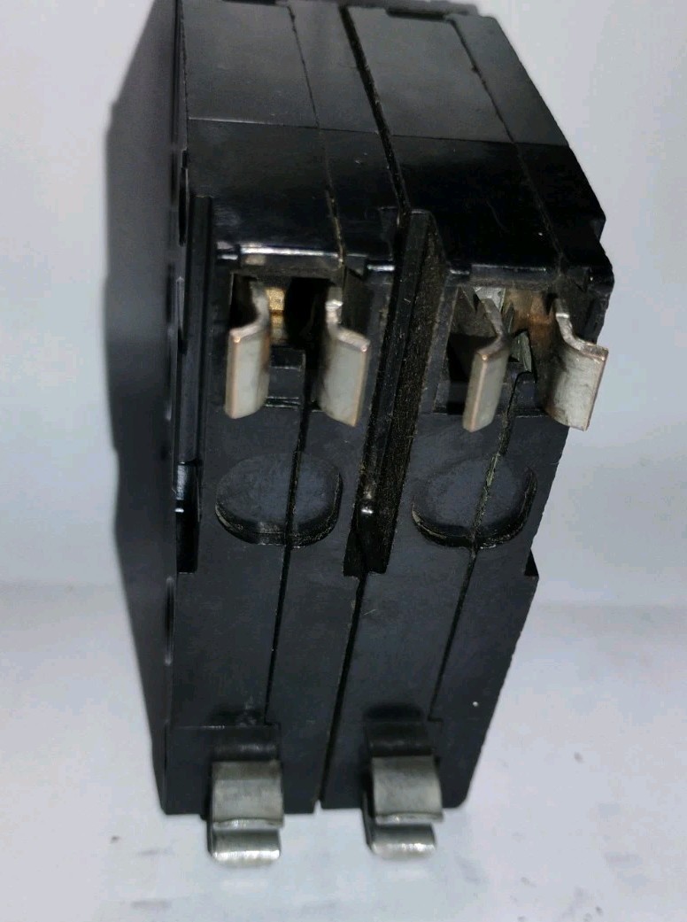 LOT OF 5 SQUARE D QO220 2 POLE 20 AMP TYPE QO CIRCUIT BREAKERS