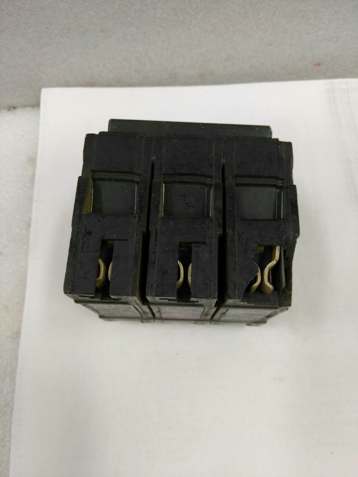 GE TQL32020 3P 20A 240VA Plug-In, GROVE Model TQL-AC Breaker CHIPS (14CB3