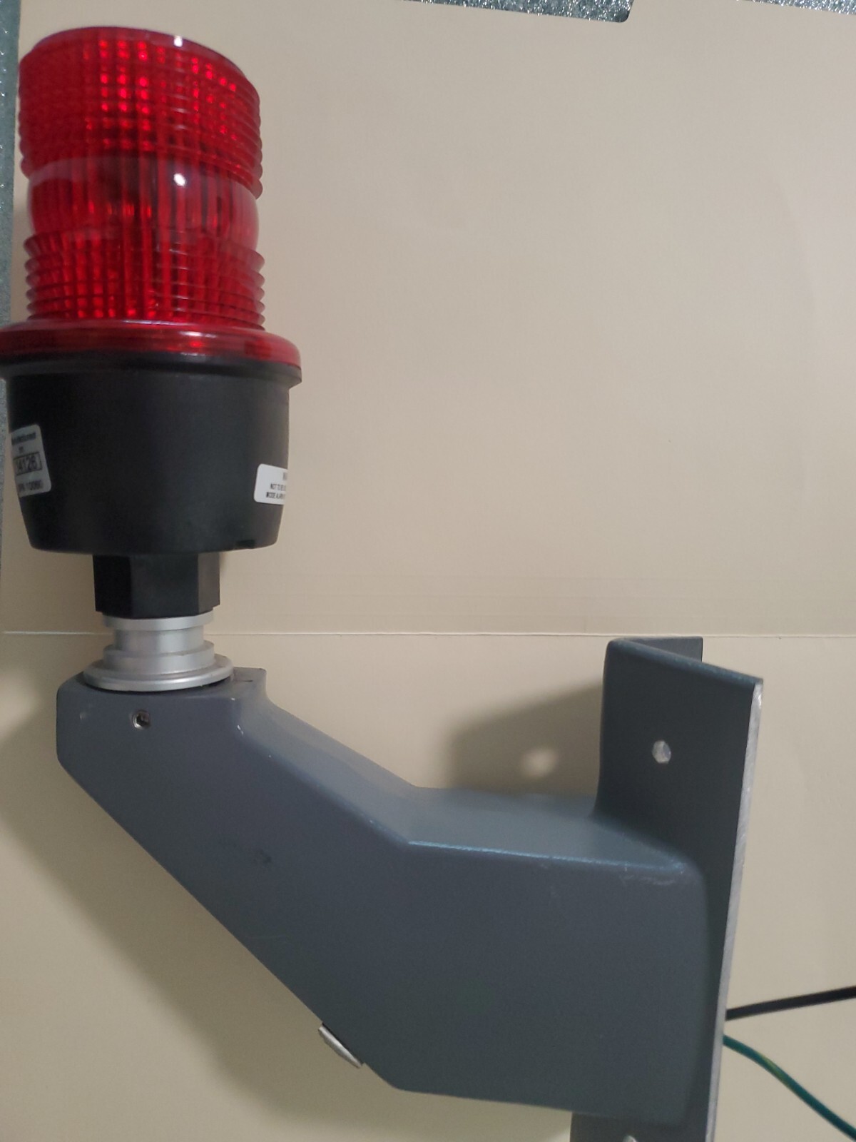 LP3 STREAMLINE LP3PL 120VAC RED LED SIGNAL LIGHT , USED, WITH  BASE 