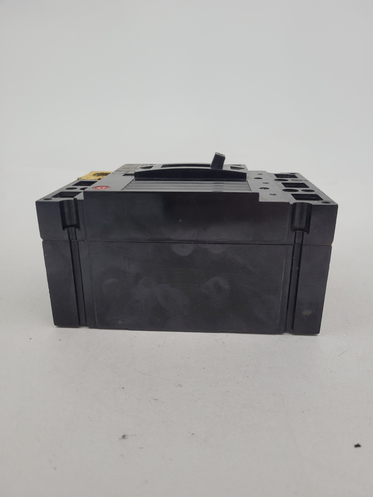 TED136020 GE 20 Amp 200 Volt Circuit Breaker – Next Day Option – Flaw