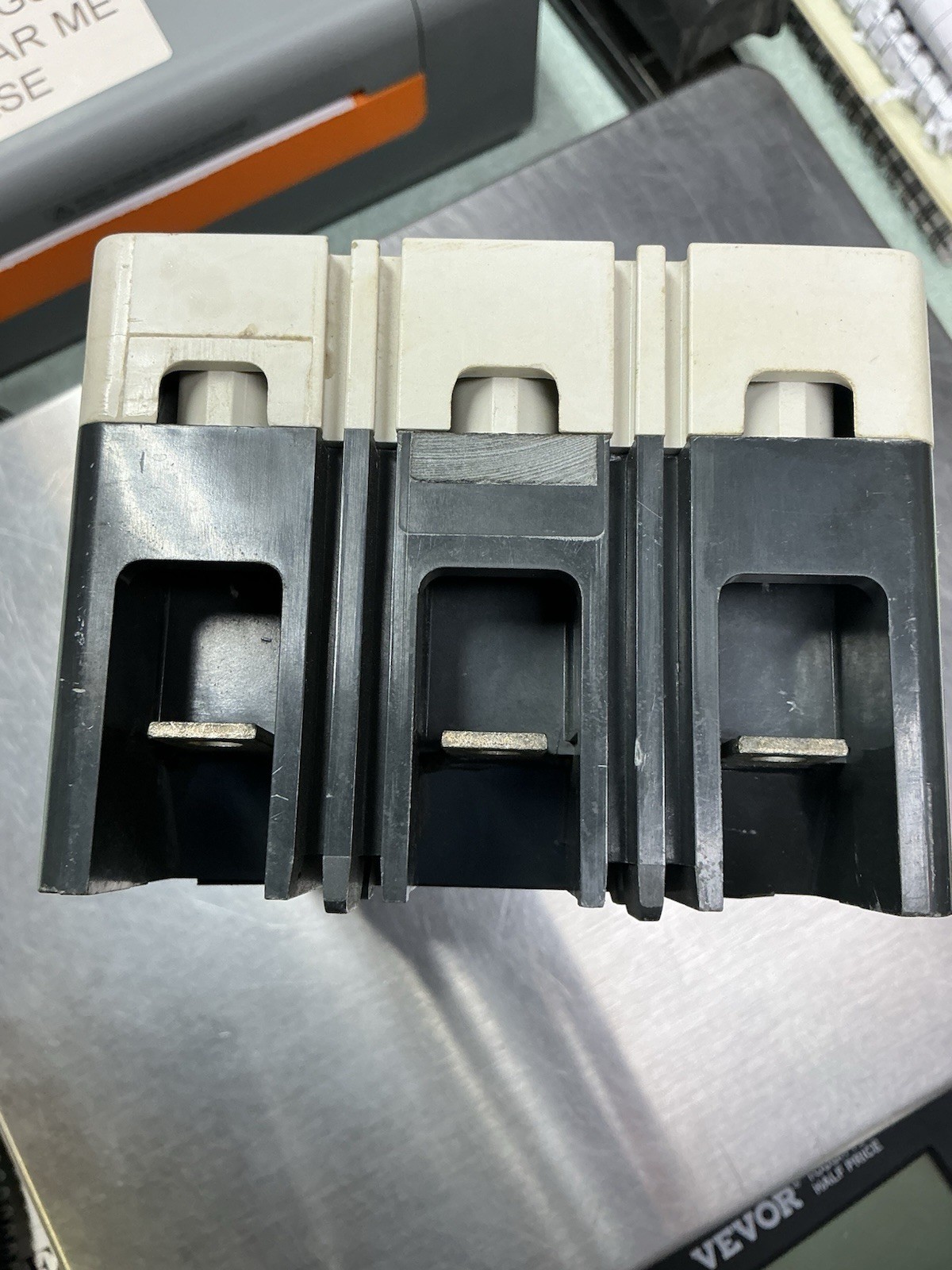 Cutler Hammer 175 Amp Circuit Breaker 3 Pole 240 VAC / 125 VDC 65kA ED3175