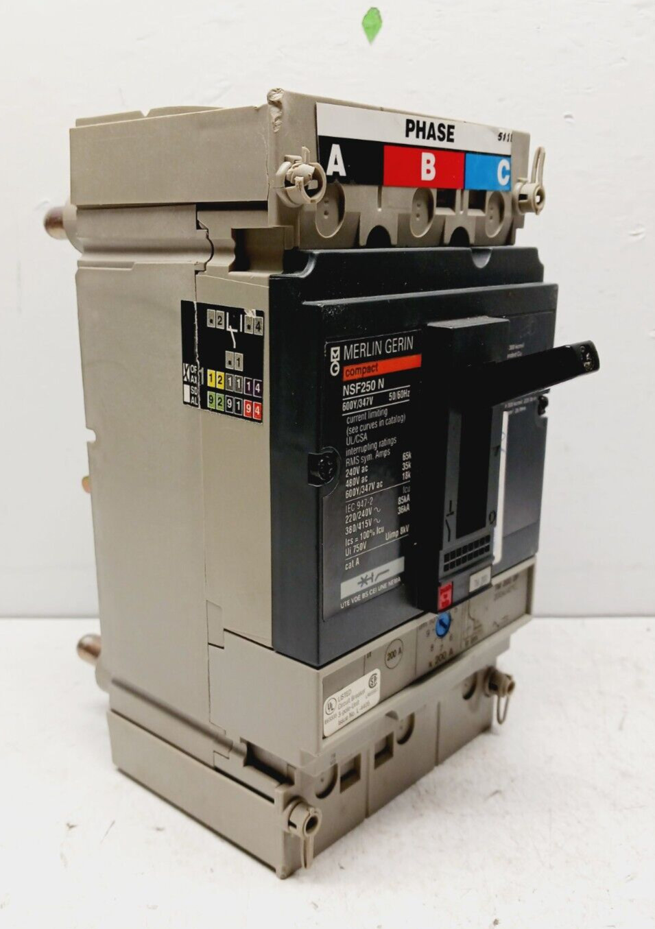 MERLIN GERIN NSF250N 200 AMP PLUG-IN CIRCUIT BREAKER 3 POLE 600Y/347 VAC 65K