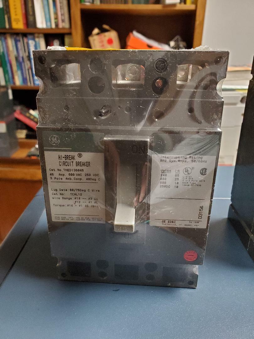 PERFECT GENERAL ELECTRIC THED136045 CIRCUIT BREAKER W/ LOAD SIDE LUGS