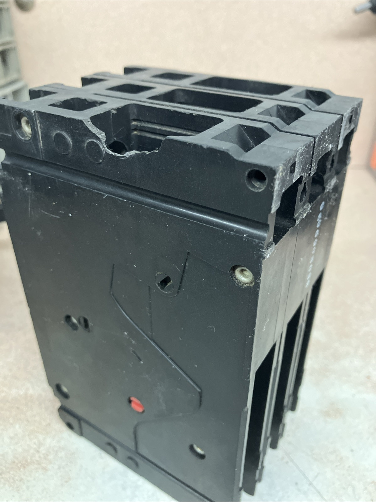 Siemens ED43B015 I-T-E Circuit Breaker Sentron Series 480V 15A 3P SEE PICS
