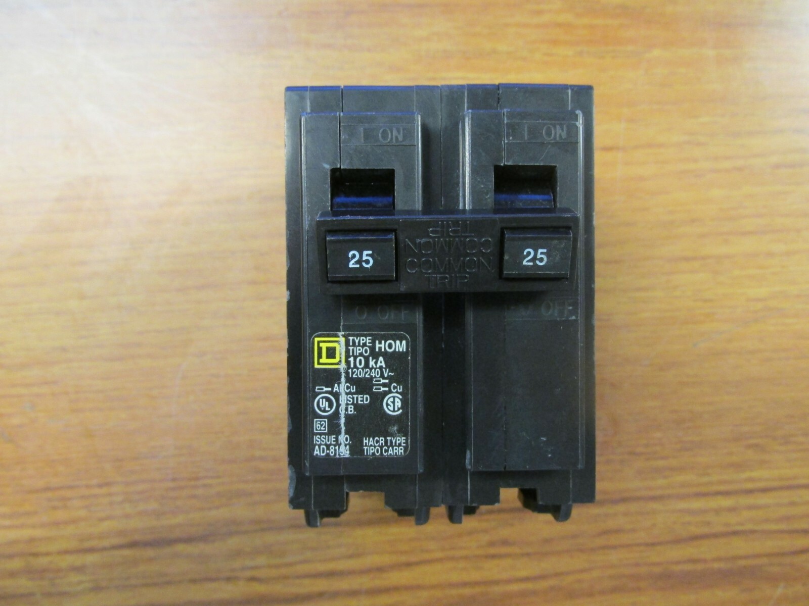 SQUARE D HOMELINE BREAKER 2P, 25A, CAT# HOM225 … VS-565