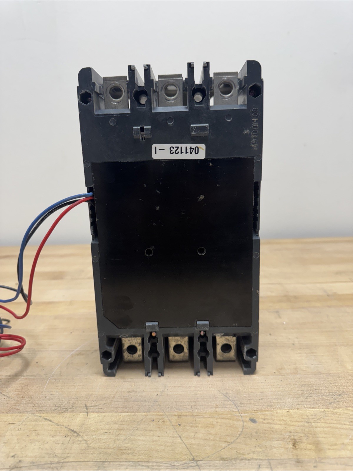 EATON CUTLER HAMMER HKD3400F KES3400LSI 3 POLE 400 AMP 480v CIRCUIT BREAKER