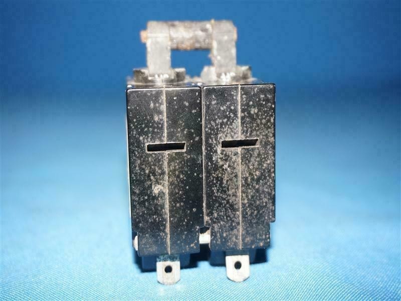 Daco DCP32PR Circuit Protector 15A